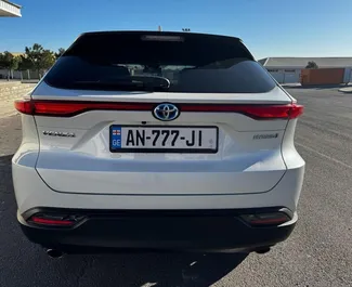 Toyota Venza 2021 zur Miete verfügbar in Tiflis, mit Kilometerbegrenzung 100 km/Tag.