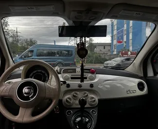 Benzin 1,4L Motor von Fiat 500 2015 zur Miete in Tiflis.