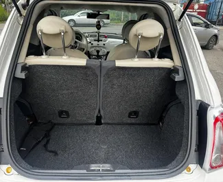 Fiat 500 2015 mit Antriebssystem Frontantrieb, verfügbar in Tiflis.