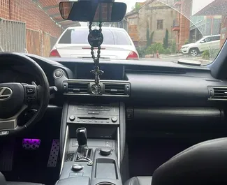 Benzin 2,0L Motor von Lexus IS300 2019 zur Miete in Tiflis.