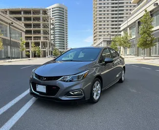 Frontansicht eines Mietwagens Chevrolet Cruze in Baku, Aserbaidschan ✓ Auto Nr.14827. ✓ Automatisch TM ✓ 0 Bewertungen.