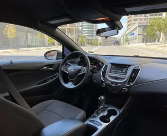 Mietwagen Chevrolet Cruze 2018 in Aserbaidschan, mit Benzin-Kraftstoff und 140 PS ➤ Ab 45 AZN pro Tag.