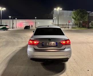 Benzin 2,0L Motor von Volkswagen Passat 2015 zur Miete in Tirana.
