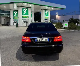 Vermietung Mercedes-Benz E-Class. Premium Fahrzeug zur Miete in Albanien ✓ Kaution Einzahlung von 100 EUR ✓ Versicherungsoptionen KFZ-HV, Ausland.