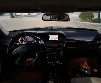 Diesel 3,5L Motor von Mercedes-Benz E-Class 2012 zur Miete in Tirana.