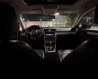 Volkswagen Passat 2015 zur Miete verfügbar in Tirana, mit Kilometerbegrenzung unbegrenzte.