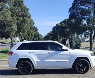 Mietdetails und Preis für Jeep Grand Cherokee von Lascha in Tiflis Mietwagen Jeep Grand Cherokee 2020 in Georgien, mit Benzin-Kraftstoff und 395 PS ➤ Ab 115 GEL pro Tag.