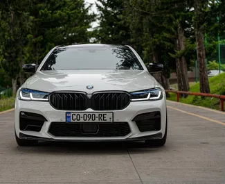 BMW 530d 2017 zur Miete verfügbar in Tiflis, mit Kilometerbegrenzung unbegrenzte.