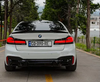 Mietwagen BMW 530d 2017 in Georgien, mit Benzin-Kraftstoff und 335 PS ➤ Ab 243 GEL pro Tag.
