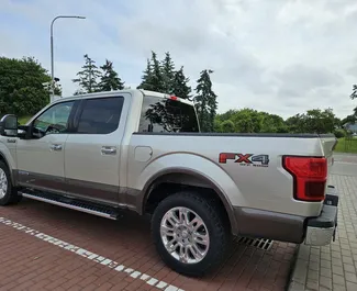 Frontansicht eines Mietwagens Ford F150 in Minsk, Weißrussland ✓ Auto Nr.15012. ✓ Automatisch TM ✓ 0 Bewertungen.