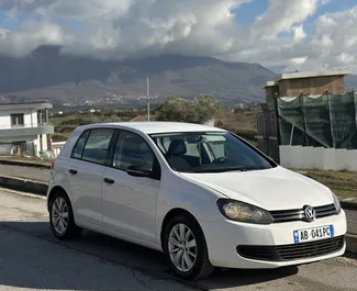 Autovermietung Volkswagen Golf 6 Nr.14822 Schaltgetriebe am Flughafen von Tirana, ausgestattet mit einem 2,0L Motor ➤ Von Vilson in Albanien.