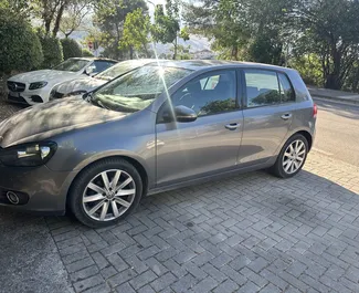 Autovermietung Volkswagen Golf 6 Nr.14849 Schaltgetriebe am Flughafen von Tirana, ausgestattet mit einem 2,0L Motor ➤ Von Vilson in Albanien.