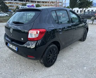 Autovermietung Dacia Sandero Nr.14992 Schaltgetriebe am Flughafen von Tirana, ausgestattet mit einem 1,0L Motor ➤ Von Romeo in Albanien.