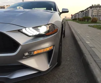 Mietwagen Ford Mustang Coupe 2020 in Weißrussland, mit Benzin-Kraftstoff und 317 PS ➤ Ab 72 USD pro Tag.
