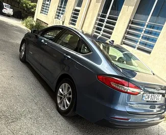 Benzin 2,0L Motor von Ford Fusion Sedan 2019 zur Miete in Tiflis.