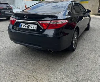 Mietwagen Toyota Camry 2017 in Georgien, mit Benzin-Kraftstoff und 250 PS ➤ Ab 100 GEL pro Tag.