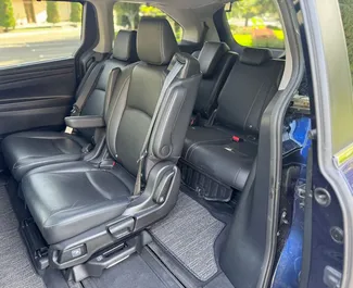 Honda Odyssey 2023 zur Miete verfügbar in Eriwan, mit Kilometerbegrenzung unbegrenzte.