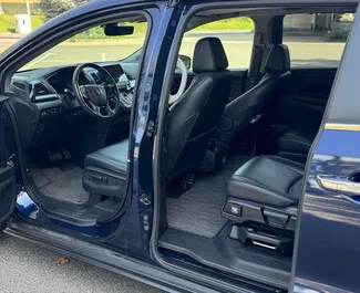 Benzin 3,5L Motor von Honda Odyssey 2023 zur Miete in Eriwan.