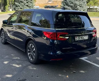 Vermietung Honda Odyssey. Komfort, Premium, Crossover Fahrzeug zur Miete in Armenien ✓ Kaution Einzahlung von 350 USD ✓ Versicherungsoptionen KFZ-HV, TKV, VKV Plus, VKV Komplett, Ausland.