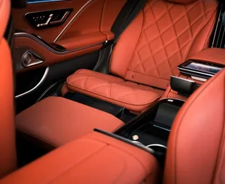 Mietwagen Mercedes-Benz S-Class Maybach 2024 in Georgien, mit Benzin-Kraftstoff und 496 PS ➤ Ab 2600 GEL pro Tag.