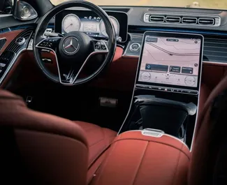 Benzin 4,0L Motor von Mercedes-Benz S-Class Maybach 2024 zur Miete in Tiflis.