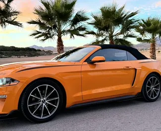 Frontansicht eines Mietwagens Ford Mustang Cabrio in Alicante, Spanien ✓ Auto Nr.14975. ✓ Automatisch TM ✓ 0 Bewertungen.