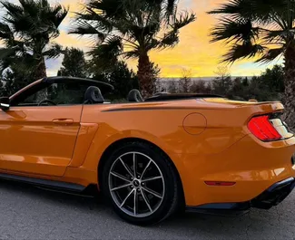Mietwagen Ford Mustang Cabrio 2021 in Spanien, mit Benzin-Kraftstoff und 317 PS ➤ Ab 150 EUR pro Tag.