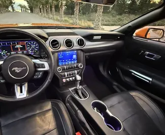 Vermietung Ford Mustang Cabrio. Premium, Luxus, Cabrio Fahrzeug zur Miete in Spanien ✓ Kaution Einzahlung von 1500 EUR ✓ Versicherungsoptionen KFZ-HV.