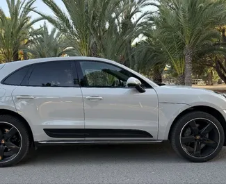 Vermietung Porsche Macan S. Komfort, Premium, SUV, Crossover Fahrzeug zur Miete in Spanien ✓ Kaution Einzahlung von 2000 EUR ✓ Versicherungsoptionen KFZ-HV.