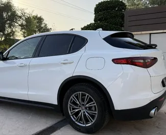 Vermietung Alfa Romeo Stelvio Quadrifoglio. Komfort, SUV, Crossover Fahrzeug zur Miete in Spanien ✓ Kaution Einzahlung von 700 EUR ✓ Versicherungsoptionen KFZ-HV.