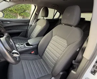 Alfa Romeo Stelvio Quadrifoglio 2020 mit Antriebssystem Frontantrieb, verfügbar in Alicante.