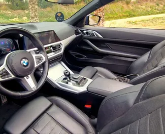 BMW 420d Cabrio 2023 zur Miete verfügbar in Alicante, mit Kilometerbegrenzung 200 km/Tag.