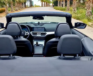 BMW 420d Cabrio 2023 mit Antriebssystem Frontantrieb, verfügbar in Alicante.