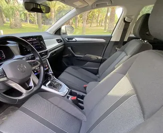 Benzin 1,5L Motor von Volkswagen T-Roc 2024 zur Miete in Alicante.