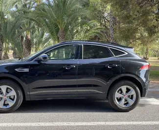 Vermietung Jaguar F-PACE. Premium, Luxus, Crossover Fahrzeug zur Miete in Spanien ✓ Kaution Einzahlung von 1000 EUR ✓ Versicherungsoptionen KFZ-HV.