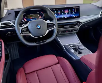 Mietwagen BMW 320i 2025 in VAE, mit Benzin-Kraftstoff und 180 PS ➤ Ab 400 AED pro Tag.