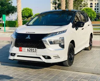 Frontansicht eines Mietwagens Mitsubishi Xpander in Dubai, VAE ✓ Auto Nr.8731. ✓ Automatisch TM ✓ 0 Bewertungen.