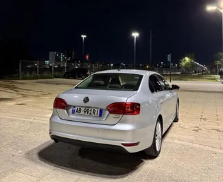 Mietwagen Volkswagen Jetta 2015 in Albanien, mit Diesel-Kraftstoff und  PS ➤ Ab 30 EUR pro Tag.