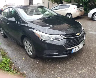 Frontansicht eines Mietwagens Chevrolet Cruze in Kutaisi, Georgien ✓ Auto Nr.15121. ✓ Automatisch TM ✓ 0 Bewertungen.