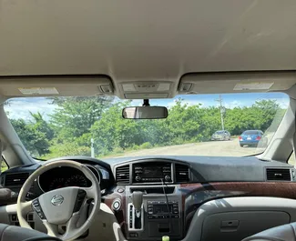Benzin 3,5L Motor von Nissan Quest 2016 zur Miete in Kutaisi.
