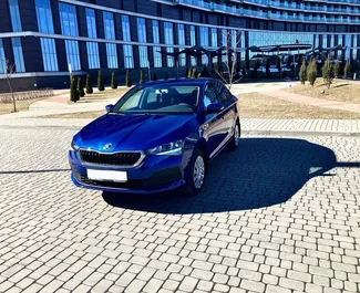 Frontansicht eines Mietwagens Skoda Rapid in Minsk, Weißrussland ✓ Auto Nr.15017. ✓ Automatisch TM ✓ 0 Bewertungen.