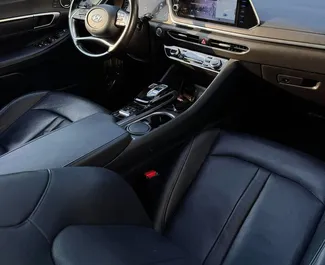 Hyundai Sonata 2021 zur Miete verfügbar in Almaty, mit Kilometerbegrenzung 250 km/Tag.