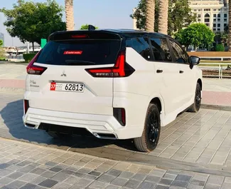 Benzin 1,5L Motor von Mitsubishi Xpander 2026 zur Miete in Dubai.