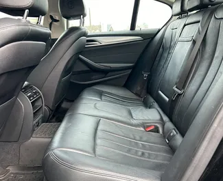 Vermietung BMW G30. Premium Fahrzeug zur Miete in Weißrussland ✓ Kaution Einzahlung von 200 USD ✓ Versicherungsoptionen KFZ-HV, TKV.