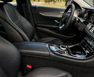 Vermietung Mercedes-Benz E-Class. Premium Fahrzeug zur Miete in Weißrussland ✓ Kaution Einzahlung von 200 USD ✓ Versicherungsoptionen KFZ-HV, TKV.