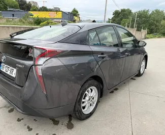 Toyota Prius 2017 zur Miete verfügbar am Flughafen Tiflis, mit Kilometerbegrenzung unbegrenzte.