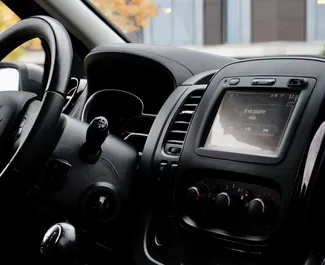 Vermietung Opel Vivaro. Wirtschaft, Komfort, Minivan Fahrzeug zur Miete in Weißrussland ✓ Kaution Einzahlung von 133 USD ✓ Versicherungsoptionen KFZ-HV, TKV.