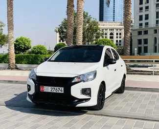 Frontansicht eines Mietwagens Mitsubishi Attrage in Dubai, VAE ✓ Auto Nr.9301. ✓ Automatisch TM ✓ 0 Bewertungen.