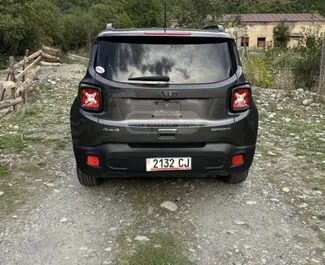 Benzin 2,4L Motor von Jeep Renegade 2020 zur Miete in Tiflis.
