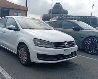 Frontansicht eines Mietwagens Volkswagen Polo Sedan in Baku, Aserbaidschan ✓ Auto Nr.14147. ✓ Automatisch TM ✓ 0 Bewertungen.